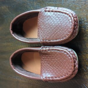 Toddler / baby slip on shoes size 5.5